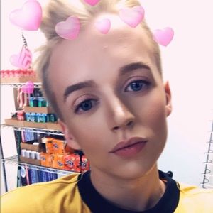 Meet your Posher, Casey